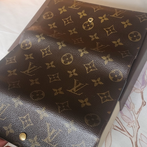 Lv long waĺlet - Picture 3 of 5